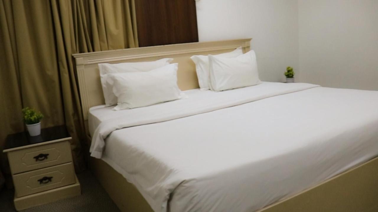 Al Farhan Hotel Suites Riyadh Ngoại thất bức ảnh