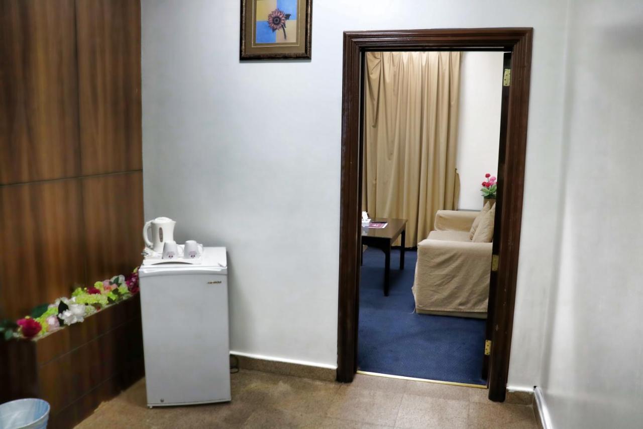 Al Farhan Hotel Suites Riyadh Ngoại thất bức ảnh